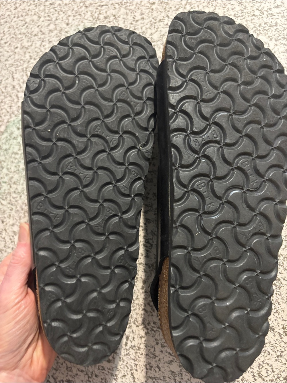 Birkenstock women’s black triple strap leather sandals - Picture 6 of 7
